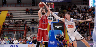 Olimpia sconfitta a Napoli