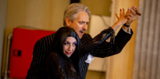 Halloween alla Reggia di Monza con la famiglia Addams: dal 31 ottobre al 2 novembre brividi, concerti “spaventosi” e balli insieme a Morticia, Gomez, Mercoledì e lo Zio Fester