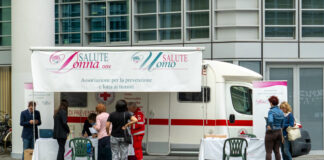 Prevenzione tumore al seno, il camper ODV Salute Donna in piazza Città di Lombardia, tutte le tappe