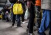 Caritas: in Lombardia povertà “pavimento appiccicoso”, per 60% ereditaria, poca mobilità sociale
