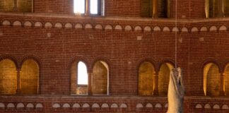 Cremona Contemporanea – Art Week, visitabile fino al 14 gennaio 2024 l’opera “Ego” di Maurizio Cattelan