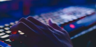 Un giovane su 3 fa sesso solo virtuale, l’allarme dal congresso degli andrologi