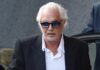 Sicurezza, la denuncia di Briatore: derubato dello zainetto da un extracomunitario, Milano città pericolosa
