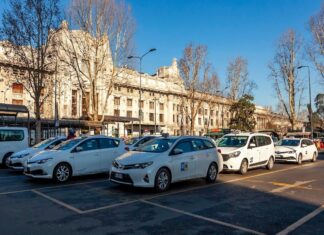 Taxi, 703 candidati per 450 nuove licenze