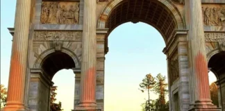Ecovandali imbrattano Arco della Pace. Fontana: blitz demenziale. Lega: Sala non faccia finta di niente