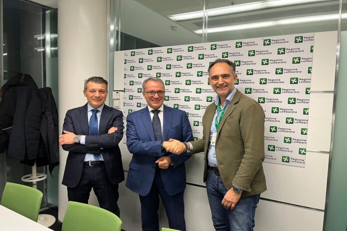 Beduschi stretta di mano Fasano e Fabio Losio