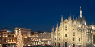 Natale 2023. Illuminato in piazza Duomo l’albero dedicato ai Giochi olimpici e paralimpici invernali