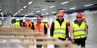 Sala in visita a capolinea ovest M4 a San Cristoforo