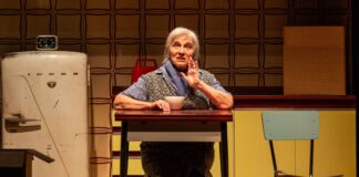 Una vita che sono qui, da mercoledì 10 al Teatro Franco Parenti con Ivana Monti