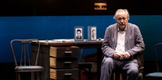 Il cacciatore di nazisti, Remo Girone porta Simon Wiesenthal sul palco del Teatro Franco Parenti