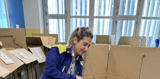 Poste, nuove divise per addetti Centro di Smistamento Roserio