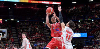 Olimpia, la vittoria nel derby con Varese vale il primato in classifica