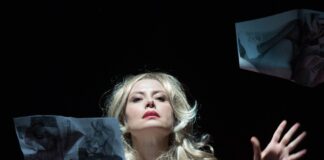 Settimo Senso Moana Pozzi da martedì 12 a domenica 17 al Teatro Franco Parenti