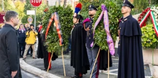 46 anni fa la strage di via Fani, la commemorazione dei 3 poliziotti e dei 2 carabinieri di scorta ad Aldo Moro trucidati dai brigatisti