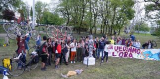 Ponte Ghisolfa, inaugurata statua dei Ciclisti Resistenti Urbani