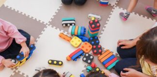 Molestie sessuali a bambine, arrestato maestro d’asilo