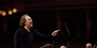 Riccardo Chailly dirige la Filarmonica della Scala nella Prova Aperta a sostegno di Associazione Mercurio