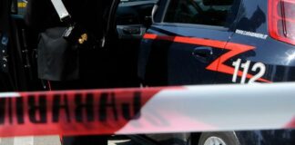 Spara al figlio della compagna, grave 18enne