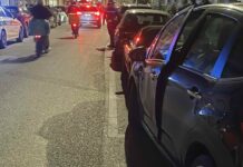 Morto ciclista colpito da portiera
