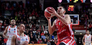 Olimpia sconfitta nel derby con Varese