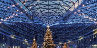 Palazzo Lombardia, pista di pattinaggio aperta fino al 9 febbraio