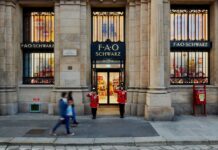 Milano Fashion Week, FAO Schwarz porta i bambini in passerella
