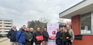 Il cuore in condominio, installati defibrillatori nelle case popolari MM