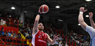 Olimpia sconfitta a Napoli