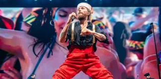 GALLO X JOVA: edizione limitata. Un’energia che lascia il segno le calze Gallo x Jova rappresentano molto più di un semplice accessorio: sono parte di una narrazione che attraversa musica, colore e libertà.