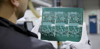 Kemptron Oy ha implementato con serigrafica NPM-GP/L di Panasonic Factory Solutions