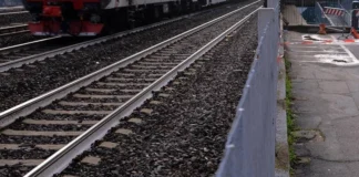 Due persone investite da treni in corsa