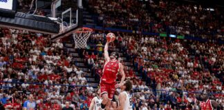 Olimpia fuori, Bologna in finale