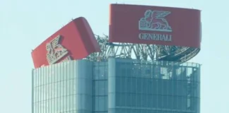 CityLife, collassa insegna Generali su torre Hadid
