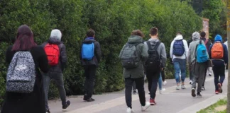 Scuola, smartphone vietato in classe
