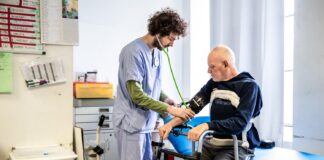 Assistenza sanitaria e sociale al centro Post Acute di Progetto Arca