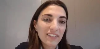 Assessore a educazione digitale insulta sui social con account anonimo
