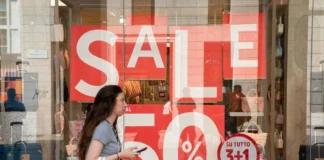 Oggi partono i saldi estivi