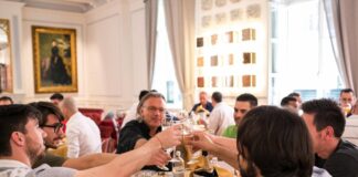 Organizzare eventi aziendali: cene consigliate a Torino
