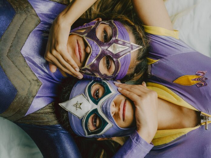 Jana Margarete Schuler - Between Blood and Glitter 1