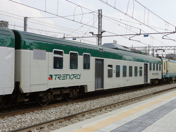 Milano_-_stazione_ferroviaria_Forlanini_-_carrozza_20-39_184