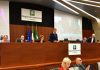 Consiglio regionale, minoranza occupa i banchi: seduta sospesa