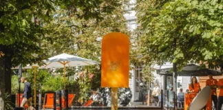 Maxi ghiacciolo in Largo La Foppa, è un flash mob