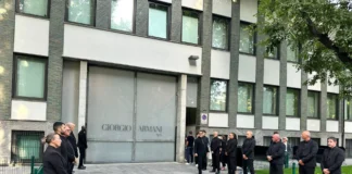 Armani, chiusa la camera ardente, oggi i funerali