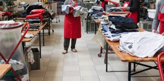 Raccolta indumenti per senza fissa dimora