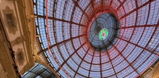 🎄Albero Lenovo dell’inclusione ed emozione: la Galleria di Milano si accende oltre il lusso