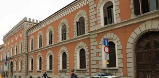 Rapina in Corso Buenos Aires, resta in carcere tunisino maggiorenne