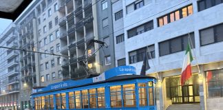 Azzurro in corsa sui binari di Milano