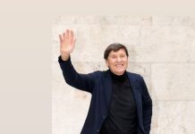 Milano Fashion Week, Gianni Morandi allo show Armani