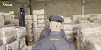Capi Armani contraffatti, maxisequestro GdF