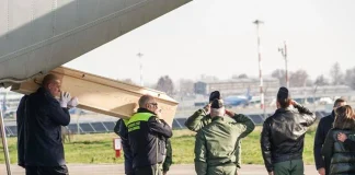 Crans-Montana, atterrato a Linate aereo con 5 feretri
